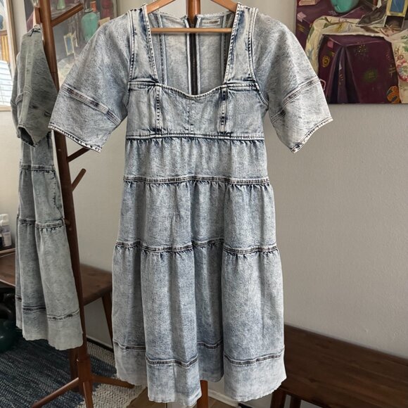 Ulla Johnson - Devi Dress in Acid Wash Denim - Picture 2 of 9